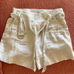 Banana Republic High waist belted Shorts